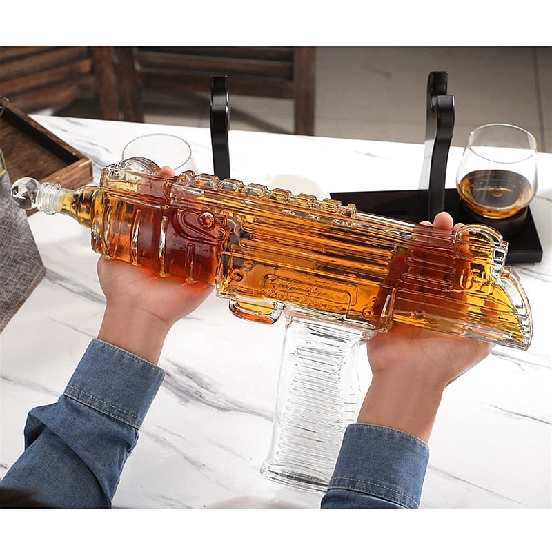 Submachine Gun Whisky Glass Wine Container Glass Decanter Set Drinking Vessel Wine Container With 2 Cups 1 Pine Wood Support