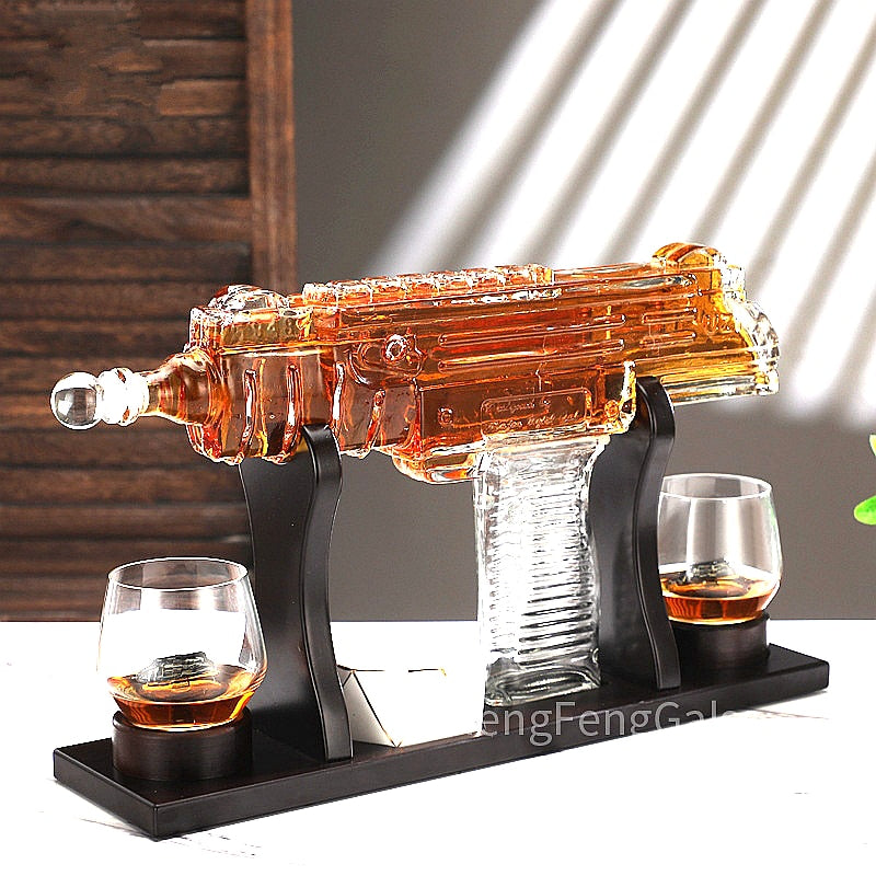 Submachine Gun Whisky Glass Wine Container Glass Decanter Set Drinking Vessel Wine Container With 2 Cups 1 Pine Wood Support