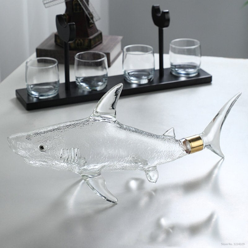 Novelty 1000ML shark shaped design barware whiskey decanter with 4 Pcs old fashioned whiskey glass and wooden base