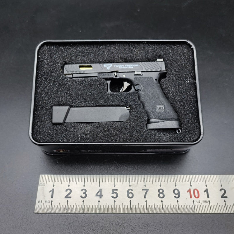 2023 1:3 Scale Glock G34 TTI Taran Tactical Alloy G17 AK47 Mini Pistol Keychain Toy Free Assembly Mini Gun Fidget Toy
